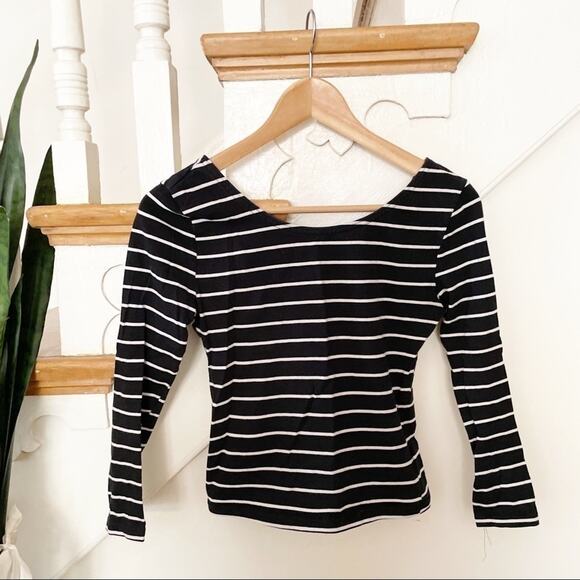 H&M Divided Black & White Stripe Scoop Neck Long Sleeve Top Size Small - Picture 1 of 5